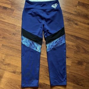 Her Universe Superman capris leggings